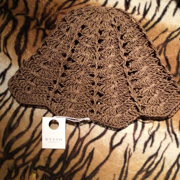 SALe! NEW!rare Wyeth chocolate bell straw paper hats
